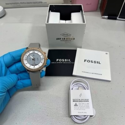 Montre HYBRID FOSSIL à vendre